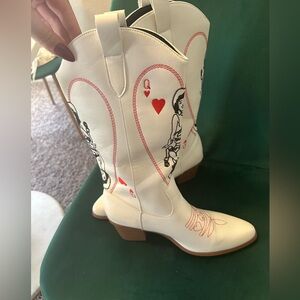 Queen of Hearts Cowboy Boots 9